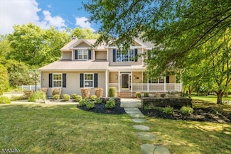 18 Country Meadows Ln, Boonton, NJ 07005