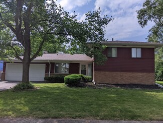 102 Warwick St, Park Forest, IL 60466