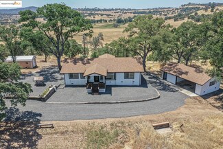 14594 Perricone Rd, Jamestown, CA 95327