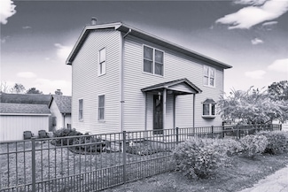 110 N Cross St, Columbiana, OH 44408