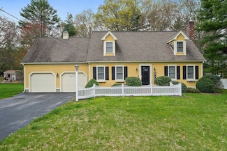 71 Nuthatch Ln, Taunton, MA 02780