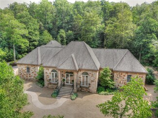 121 Quail Dr, Champion, PA 15622