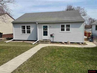 601 N 5th St, Saint Peter, MN 56082
