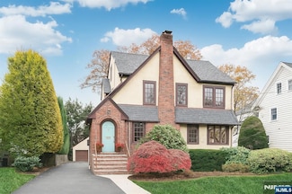 208 Bellair Rd, Ridgewood, NJ 07450