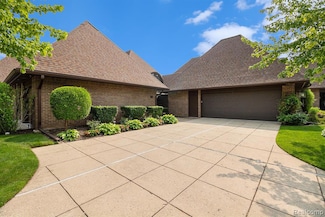 9095 S Saginaw Rd Unit 10, Grand Blanc, MI 48439