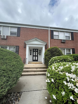 10 Lenox Ct Unit 806, Suffern, NY 10901