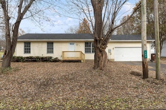 143 Grant St, Harveysburg, OH 45032