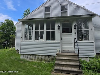 31 Hewitt Rd, Petersburg, NY 12138