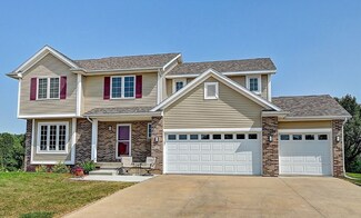 302 Lookout Ct SW, Cedar Rapids, IA 52404