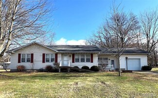 102 Leo St, Germantown, IL 62245