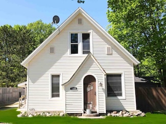 1332 Pleasant Ave, Boyne City, MI 49712