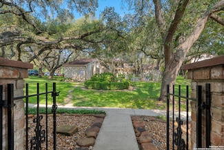 11303 Vance Jackson Rd Unit L2, San Antonio, TX 78230