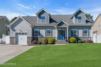 17 Karen Ct, Manchester, NJ 08759