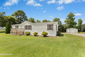 889 Pollock Rd, Kenly, NC 27542