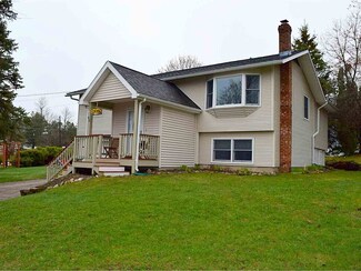 92 Meadow Ln, Shelburne, VT 05482