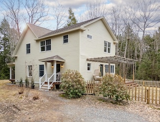 42 Cornerstone Dr, Brunswick, ME 04011