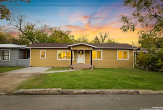 937 Anderson St, Seguin, TX 78155