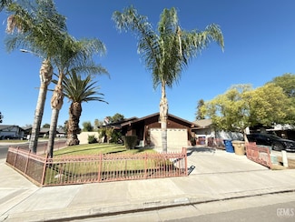 1328 Malerbi Ct, Bakersfield, CA 93307