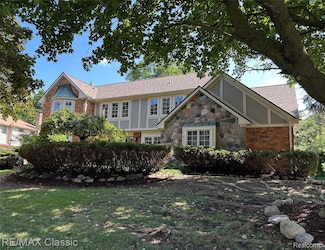 20540 Woodcreek Blvd, Northville, MI 48167