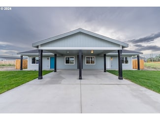 242 Stockton Ave, Umatilla, OR 97882