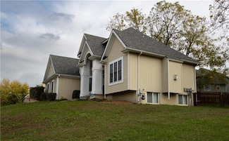 516 Westgate Ct, Warrensburg, MO 64093