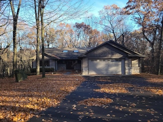 6070 Far Hills Way, Kalamazoo, MI 49009