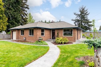 13064 Roosevelt Way NE, Seattle, WA 98125