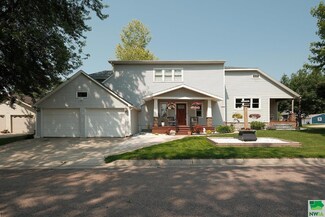 414 E Greene St, Paullina, IA 51046