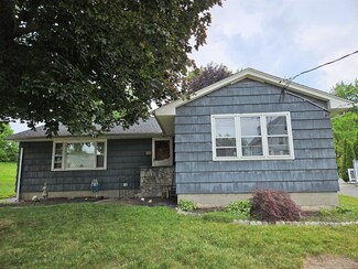 157 South St, Chicopee, MA 01013