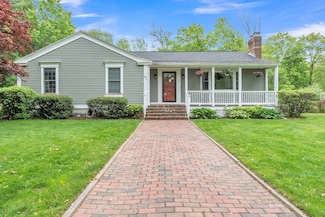 42 A Young Rd, Charlton, MA 01507
