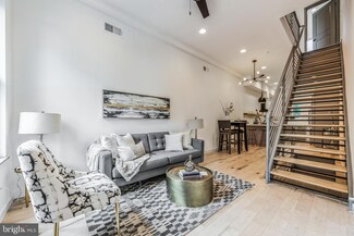 2043 E Arizona St, Philadelphia, PA 19125