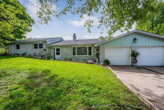 236 E Saint Joseph St, Coloma, MI 49038