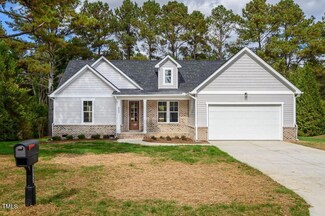6043 Saint Andrews Dr, Sanford, NC 27332