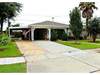 608 Perrin Dr, Arabi, LA 70032
