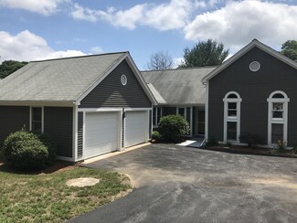 14 Ledgebrook Dr, Blackstone, MA 01504