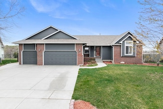 715 E Rolling View Dr, Park City, KS 67147