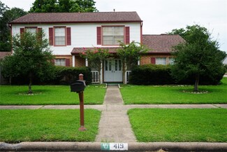 419 Dinerstein St, Webster, TX 77598