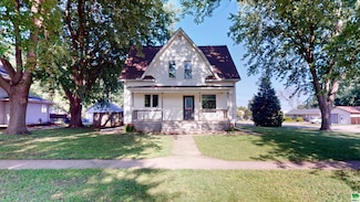 428 S Kiel St, Holstein, IA 51025