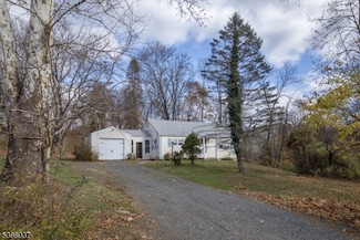 10 Maple St, Peapack, NJ 07977