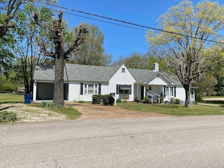 65 Davis St, Savannah, TN 38372