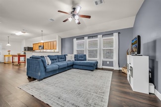 10101 Hidden Creek Falls Ln, Brookshire, TX 77423