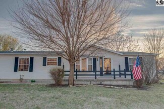 302 Cedar Cir, Lindsborg, KS 67456