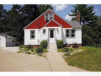 2909 2909 Woodale Dr, Mounds View, MN 55112