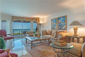 7117 Pelican Bay Blvd Unit 1806, Naples, FL 34108