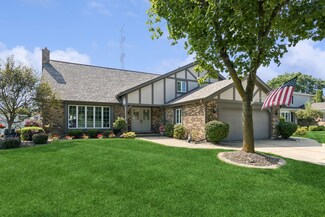 1117 E Carpenter Dr, Palatine, IL 60074