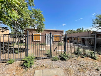 3209 Cypress Cir SW, Albuquerque, NM 87105