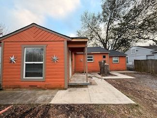 228 E Boyd St, Bonham, TX 75418