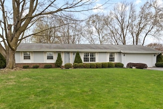 2465 Castle Ct, Brookfield, WI 53045