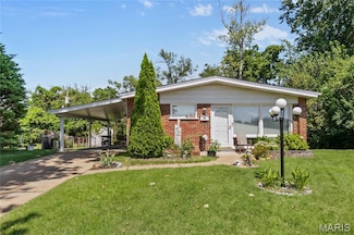 8003 Briar Ct, Saint Louis, MO 63130