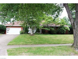 921 Canyon Trail, Akron, OH 44303